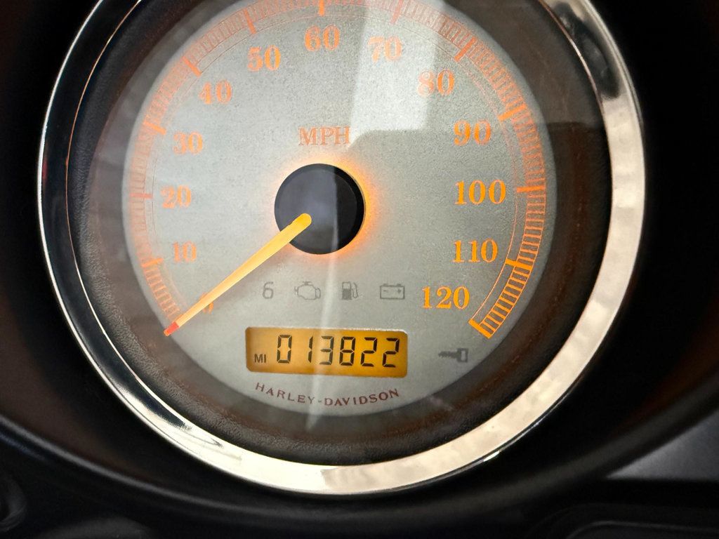 2013 Harley-Davidson FLHX Street Glide LOW MILES! - 23003617 - 9