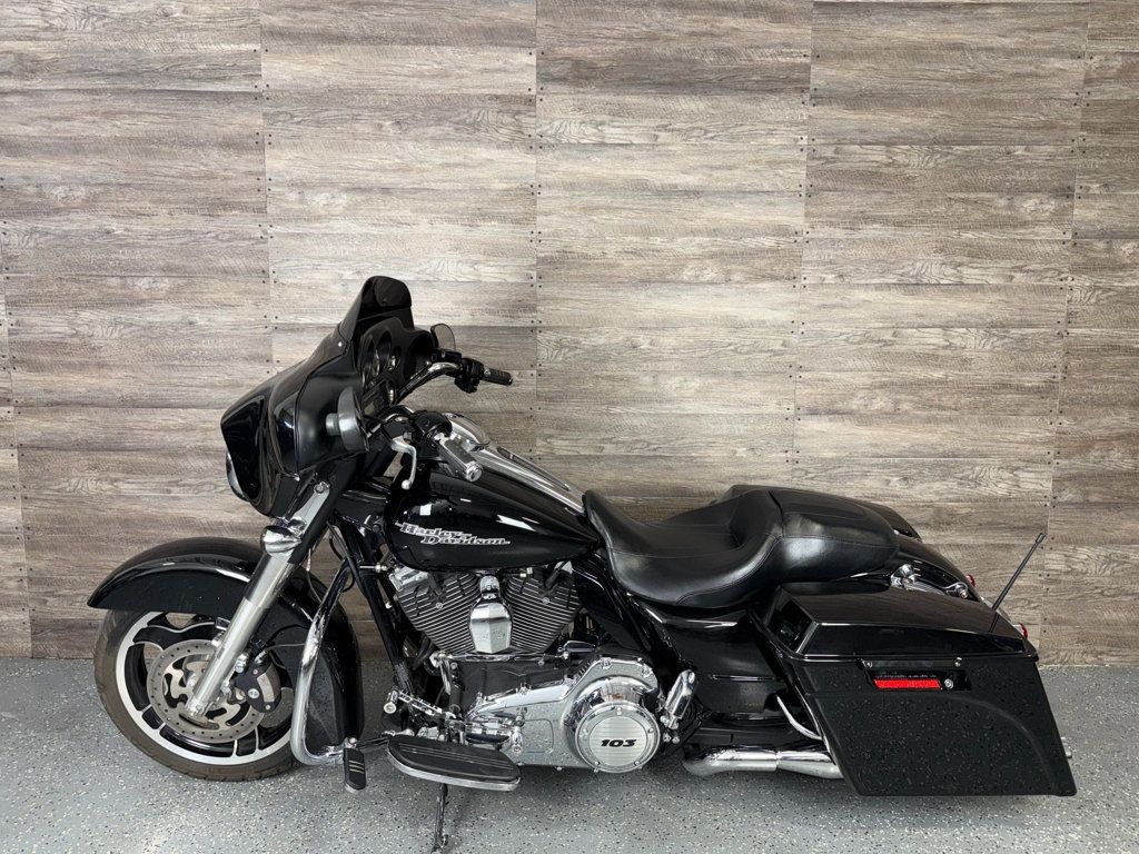 2013 Harley-Davidson FLHX Street Glide LOW MILES! - 23003617 - 10