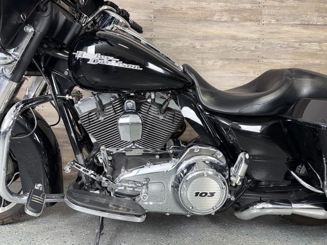 2013 Harley-Davidson FLHX Street Glide LOW MILES! - 23003617 - 12