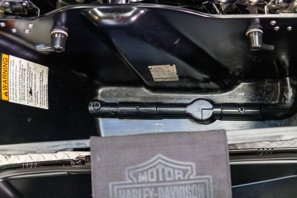 2013 Harley-Davidson FLHX Street Glide NICE UPGRADES!!! - 22969325 - 27