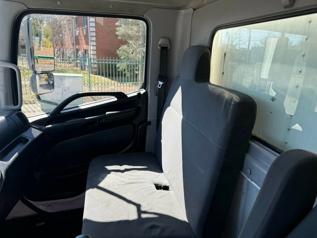 2013 HINO 268 25 FOOT BOX WITH LIFTGATE FINANCING AND SHIPPING AVAILABLE - 22792078 - 31