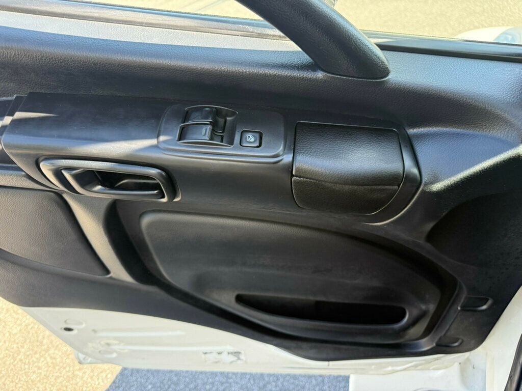 2013 HINO 268 25 FOOT BOX WITH LIFTGATE FINANCING AND SHIPPING AVAILABLE - 22792078 - 33