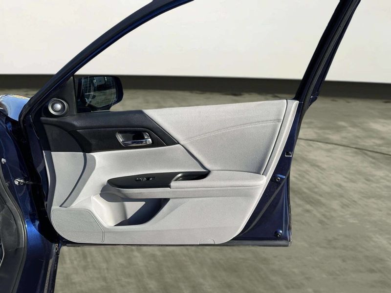 2013 Honda Accord Sedan 4dr I4 CVT EX-L w/Navi - 22985462 - 22