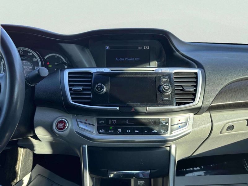 2013 Honda Accord Sedan 4dr I4 CVT EX-L w/Navi - 22985462 - 26