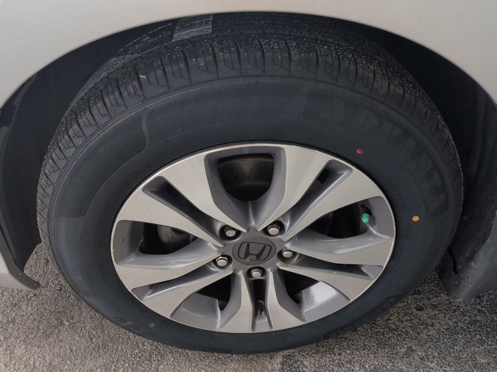 Honda Accord photo 10