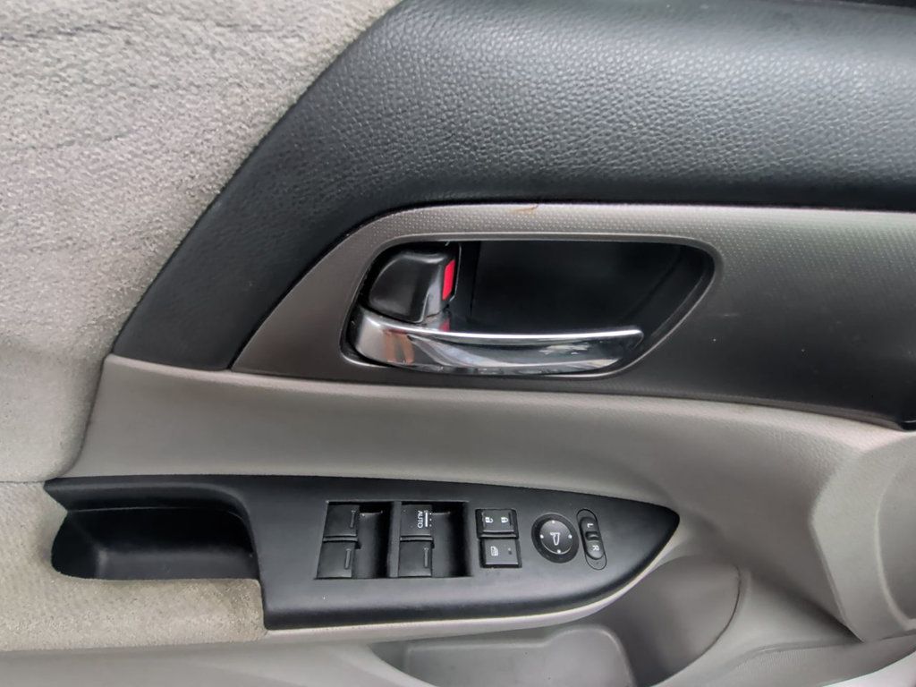 Honda Accord photo 12