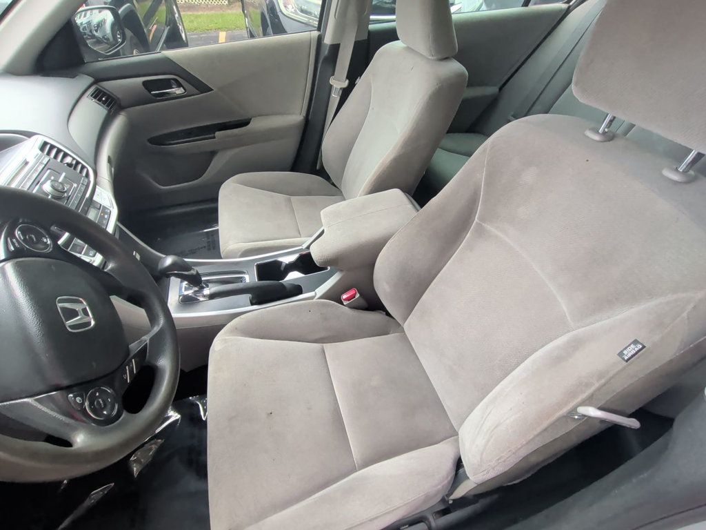 Honda Accord photo 14