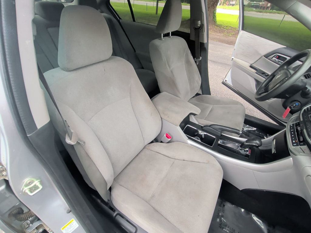 Honda Accord photo 20