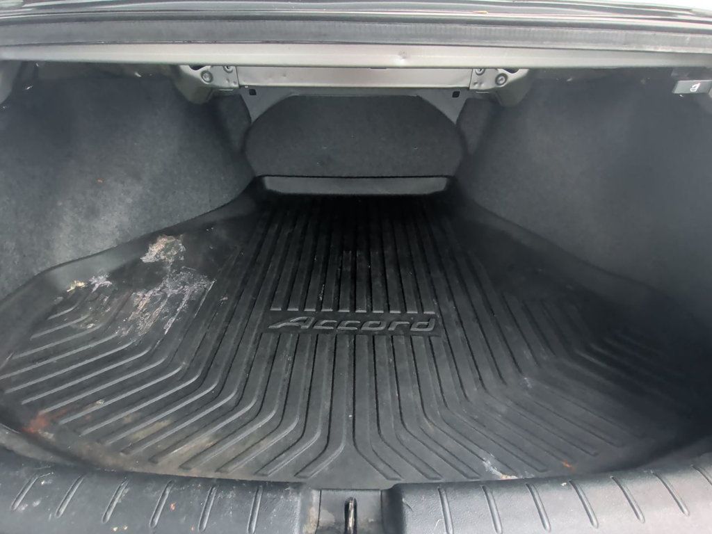 Honda Accord photo 22
