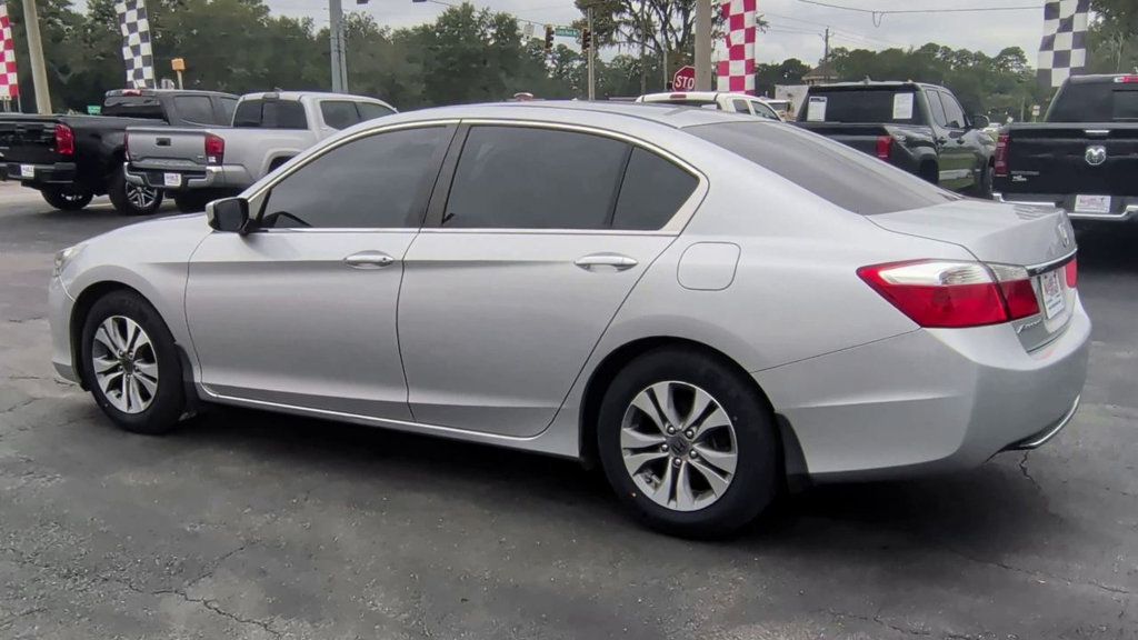 Honda Accord photo 6