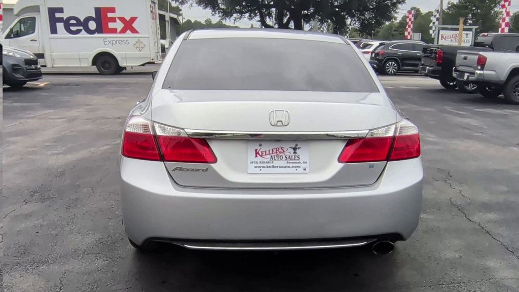 Honda Accord photo 7