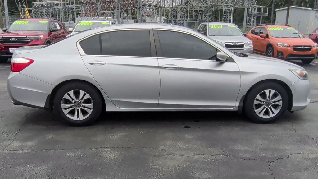Honda Accord photo 9
