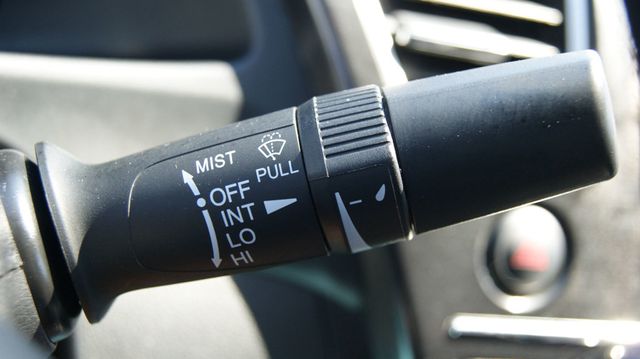 2013 Honda Civic Coupe JUST SERVICED , VERY CLEAN INSIDE AND OUT  - 22805590 - 16