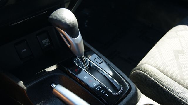 2013 Honda Civic Coupe JUST SERVICED , VERY CLEAN INSIDE AND OUT  - 22805590 - 20