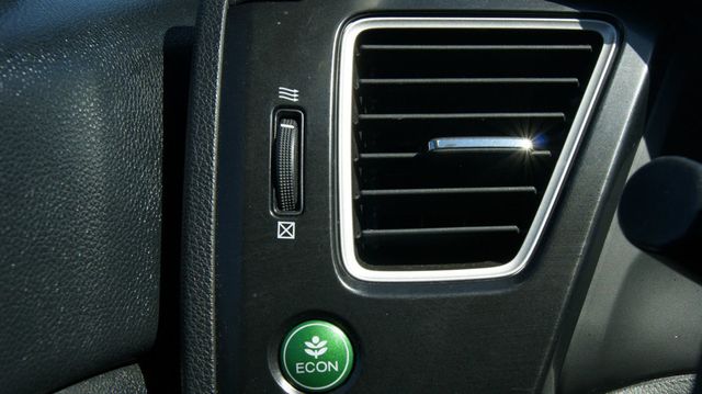 2013 Honda Civic Coupe JUST SERVICED , VERY CLEAN INSIDE AND OUT  - 22805590 - 22