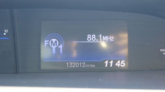 2013 Honda Civic Coupe JUST SERVICED , VERY CLEAN INSIDE AND OUT  - 22805590 - 3