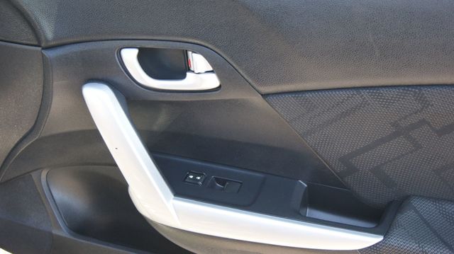 2013 Honda Civic Coupe JUST SERVICED , VERY CLEAN INSIDE AND OUT  - 22805590 - 43