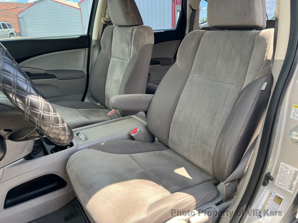 2013 Honda CR-V LX photo 13