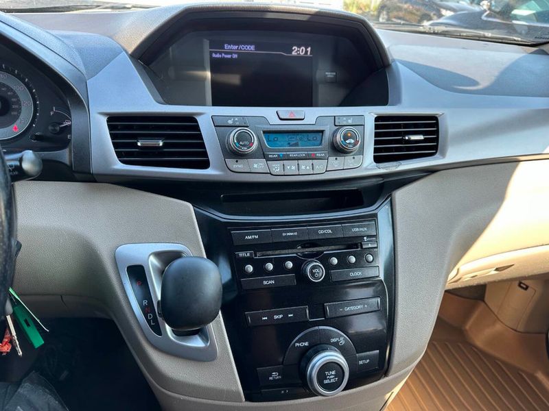 2013 Honda Odyssey 5dr EX-L - 22918915 - 41