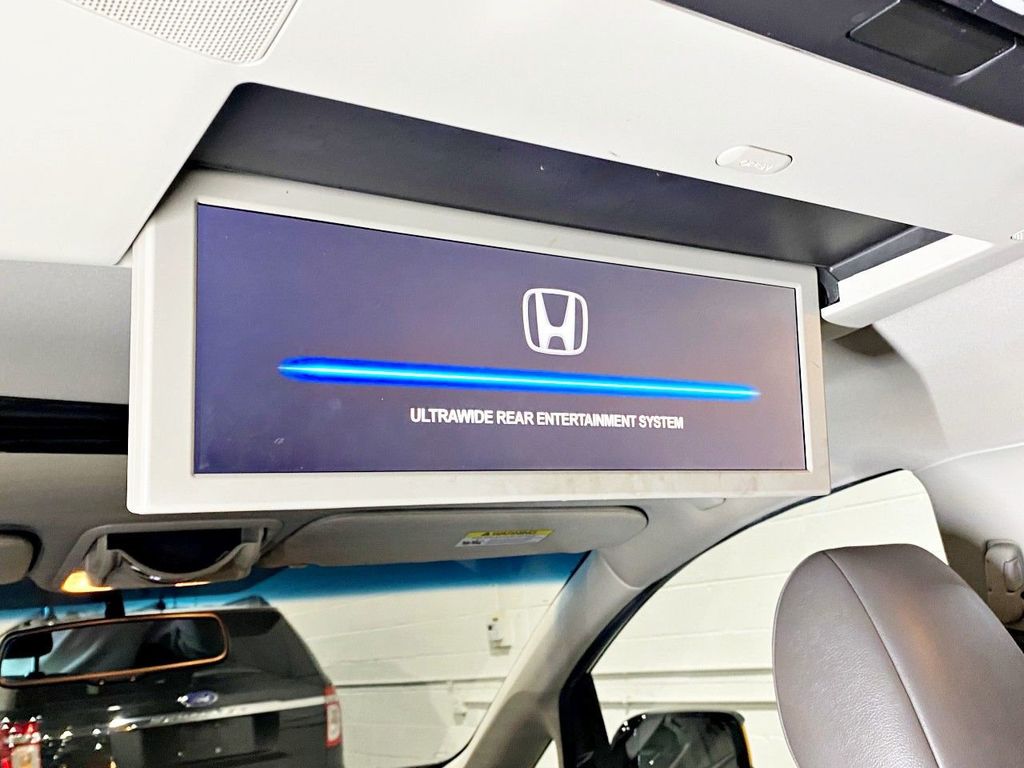 2013 Honda Odyssey 5dr Touring - 22222887 - 39