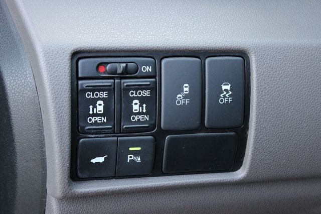 2013 Honda Odyssey 5dr Touring Elite - 22989253 - 16