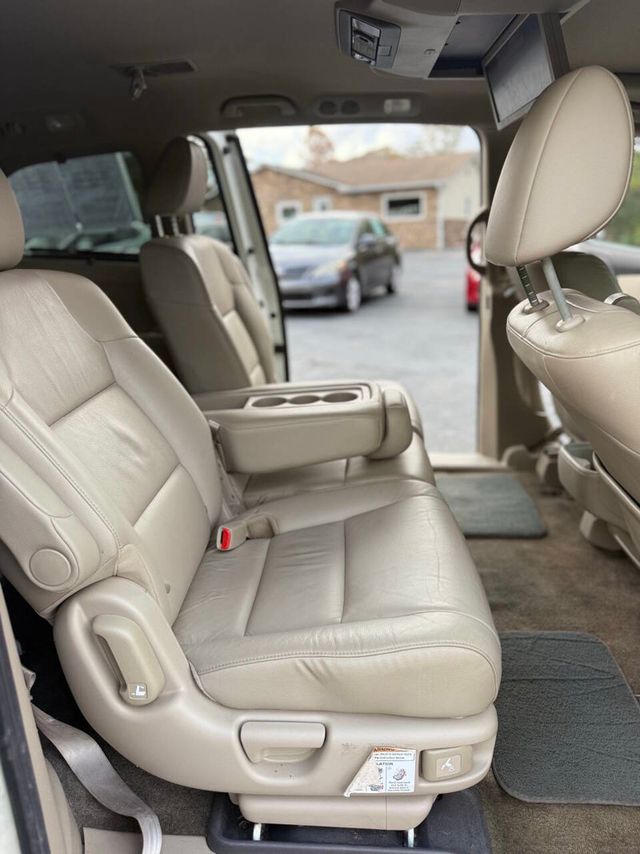 2013 Honda Odyssey Touring 4dr Mini Van - 22944020 - 17
