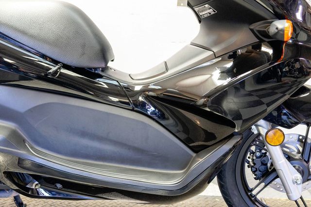 2013 Honda PCX 150 SCOOTER 1-OWNER LOW MILES!!! - 22943394 - 17