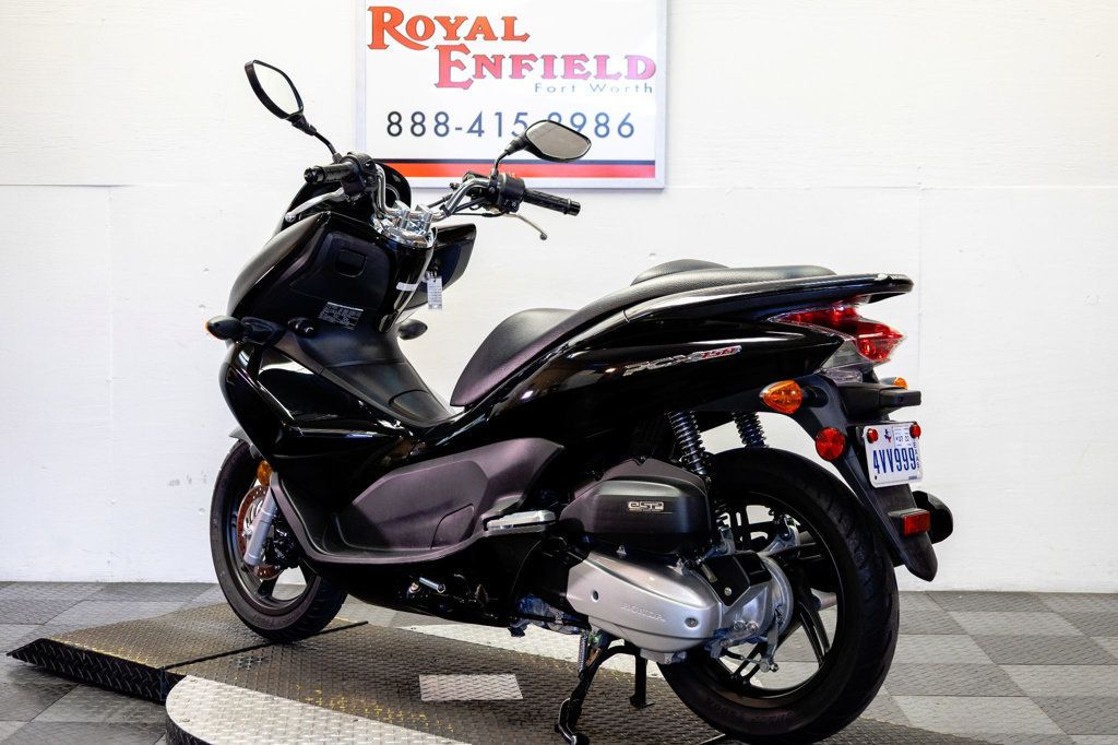 2013 Honda PCX 150 SCOOTER 1-OWNER LOW MILES!!! - 22943394 - 3