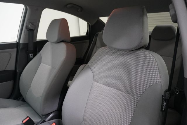 2013 Hyundai Accent 4dr Sedan Automatic GLS - 22935421 - 9