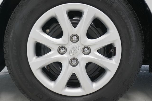 2013 Hyundai Accent 4dr Sedan Automatic GLS - 22935421 - 18