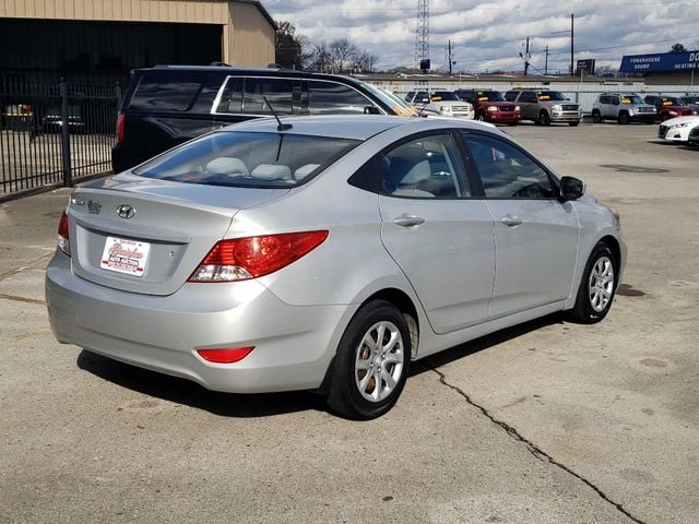 2013 Hyundai Accent GLS photo 7