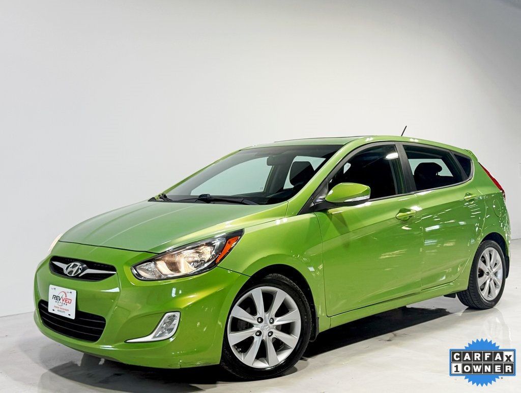 2013 Hyundai Accent SE photo 4