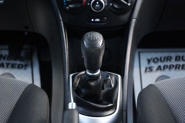 2013 Hyundai Accent GS - 23079127 - 37