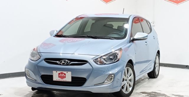 2013 Hyundai Accent SE 5-Door - 22746780 - 0