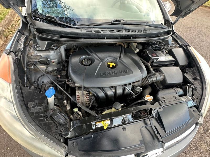 2013 Hyundai Elantra 4dr Sedan Automatic GLS - 23020752 - 19