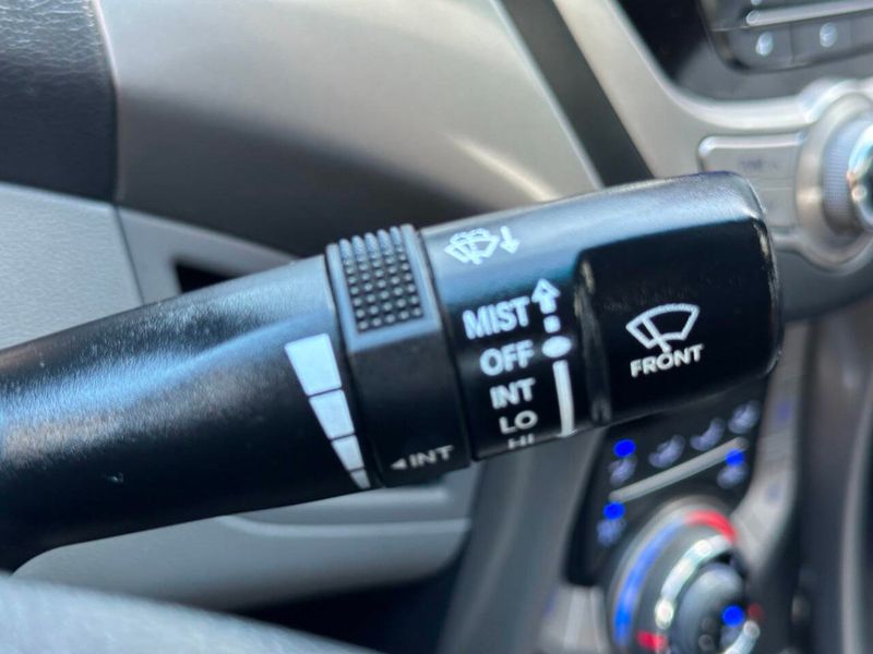 2013 Hyundai Elantra 4dr Sedan Automatic Limited - 22872573 - 29