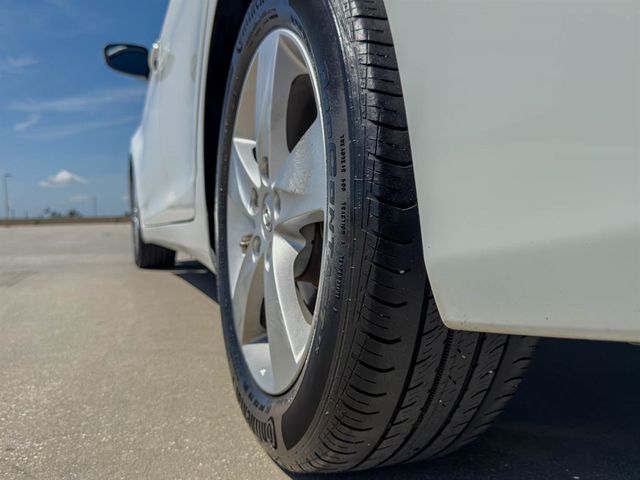 2013 Hyundai Elantra GLS - 22889229 - 17