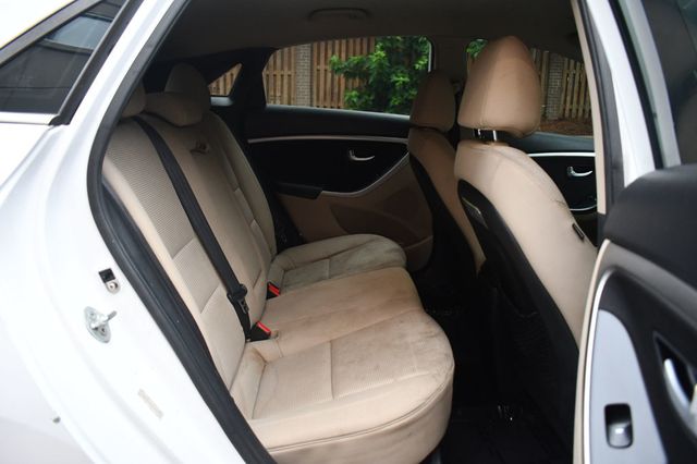 2013 Hyundai Elantra GT Base - 23037445 - 17