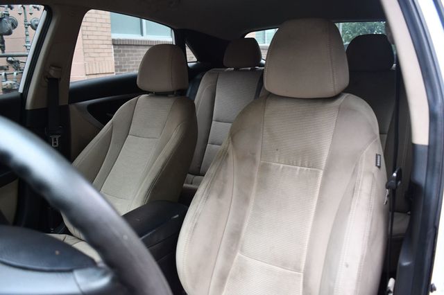 2013 Hyundai Elantra GT Base - 23037445 - 6