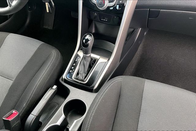 2013 Hyundai Elantra GT Base - 23020224 - 28
