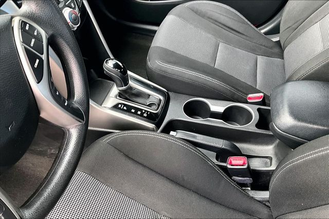 2013 Hyundai Elantra GT Base - 23020224 - 30
