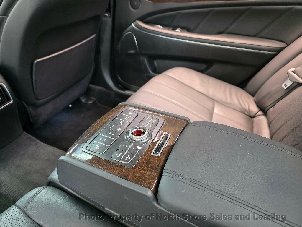 2013 Hyundai Equus 4dr Sedan Signature - 23024741 - 30