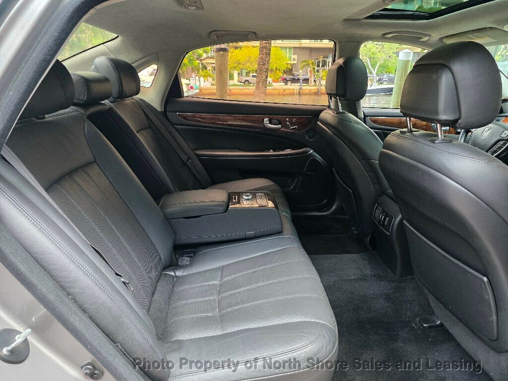 2013 Hyundai Equus 4dr Sedan Signature - 23024741 - 32