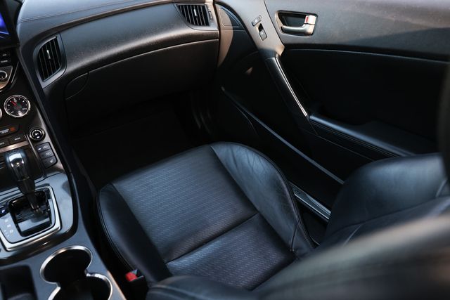 2013 Hyundai Genesis Coupe 2dr V6 3.8L Automatic Track - 22984129 - 23