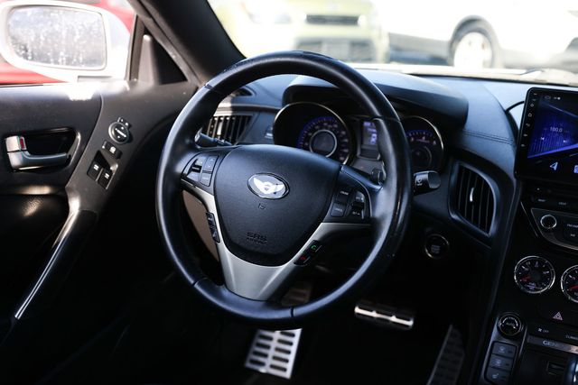 2013 Hyundai Genesis Coupe 2dr V6 3.8L Automatic Track - 22984129 - 29