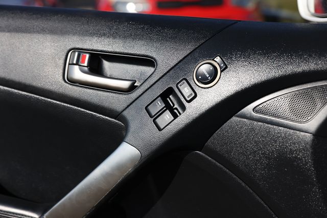 2013 Hyundai Genesis Coupe 2dr V6 3.8L Automatic Track - 22984129 - 42