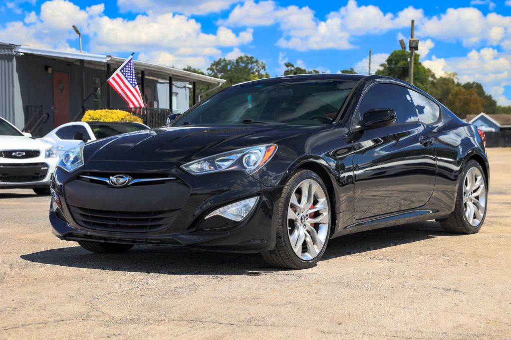 2013 Hyundai Genesis Coupe R-Spec photo 3