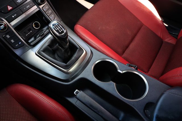 2013 Hyundai Genesis Coupe 2dr V6 3.8L Manual R-Spec - 22917448 - 34