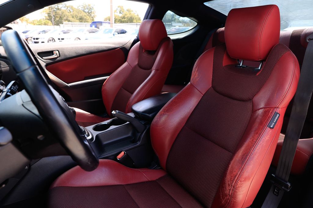 2013 Hyundai Genesis Coupe R-Spec photo 6
