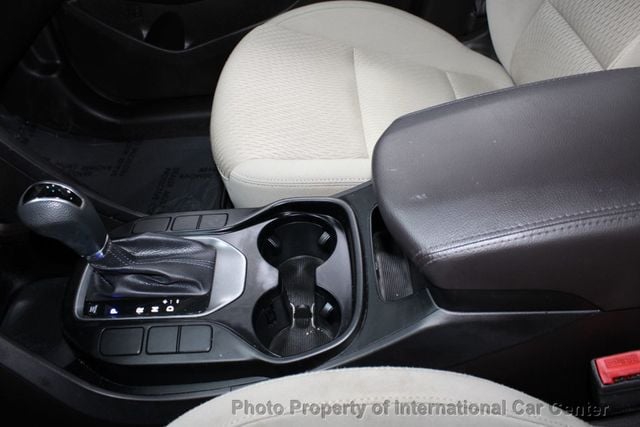 2013 Hyundai Santa Fe GLS photo 25